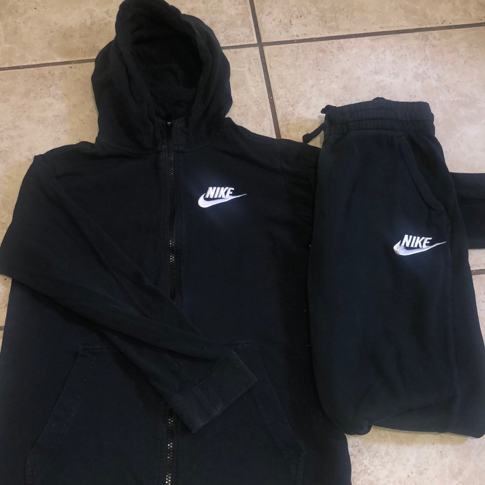 Boys Nike Black Zip Hoodie & Sweatpants Size L